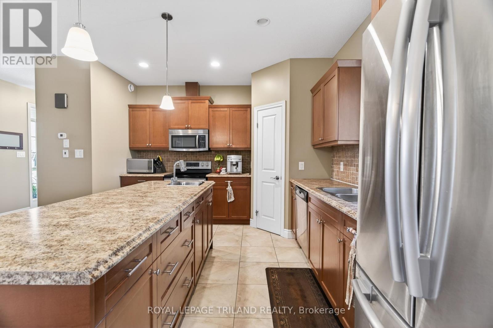 40 Fieldstone Crescent Property Photo 9