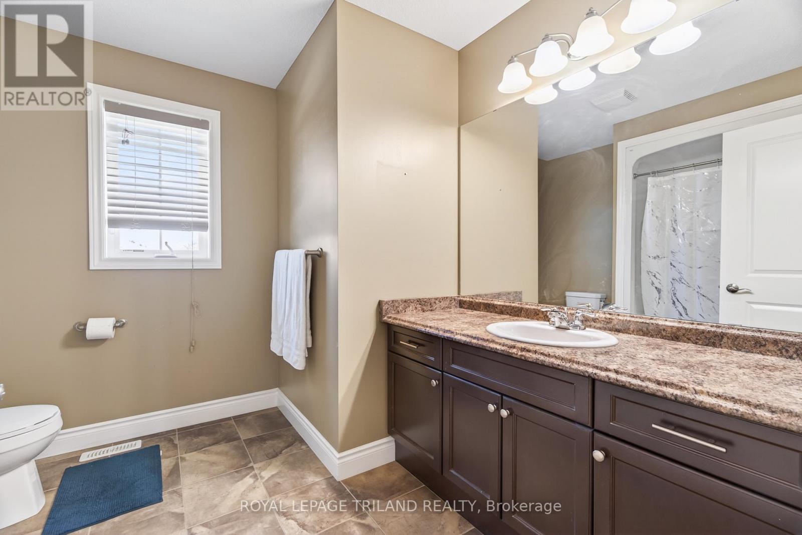 40 Fieldstone Crescent Property Photo 20