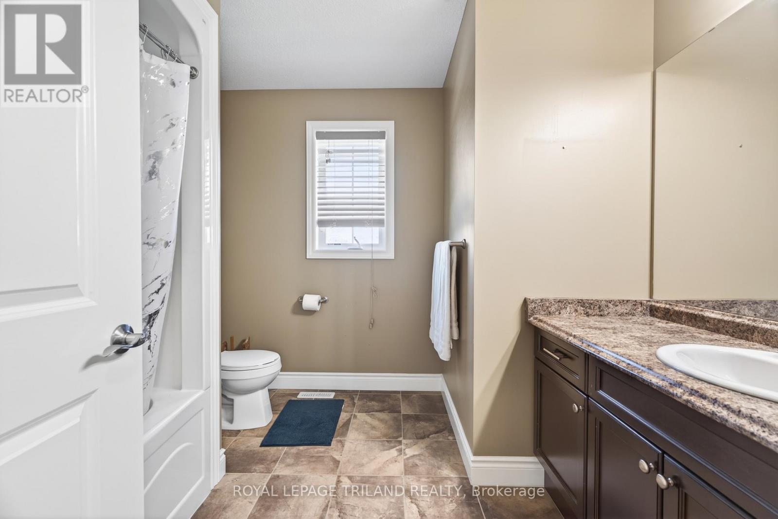 40 Fieldstone Crescent Property Photo 21