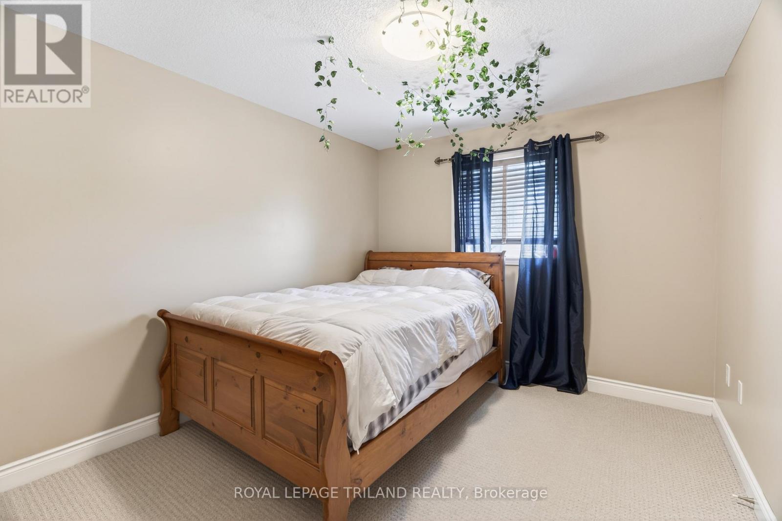 40 Fieldstone Crescent Property Photo 22