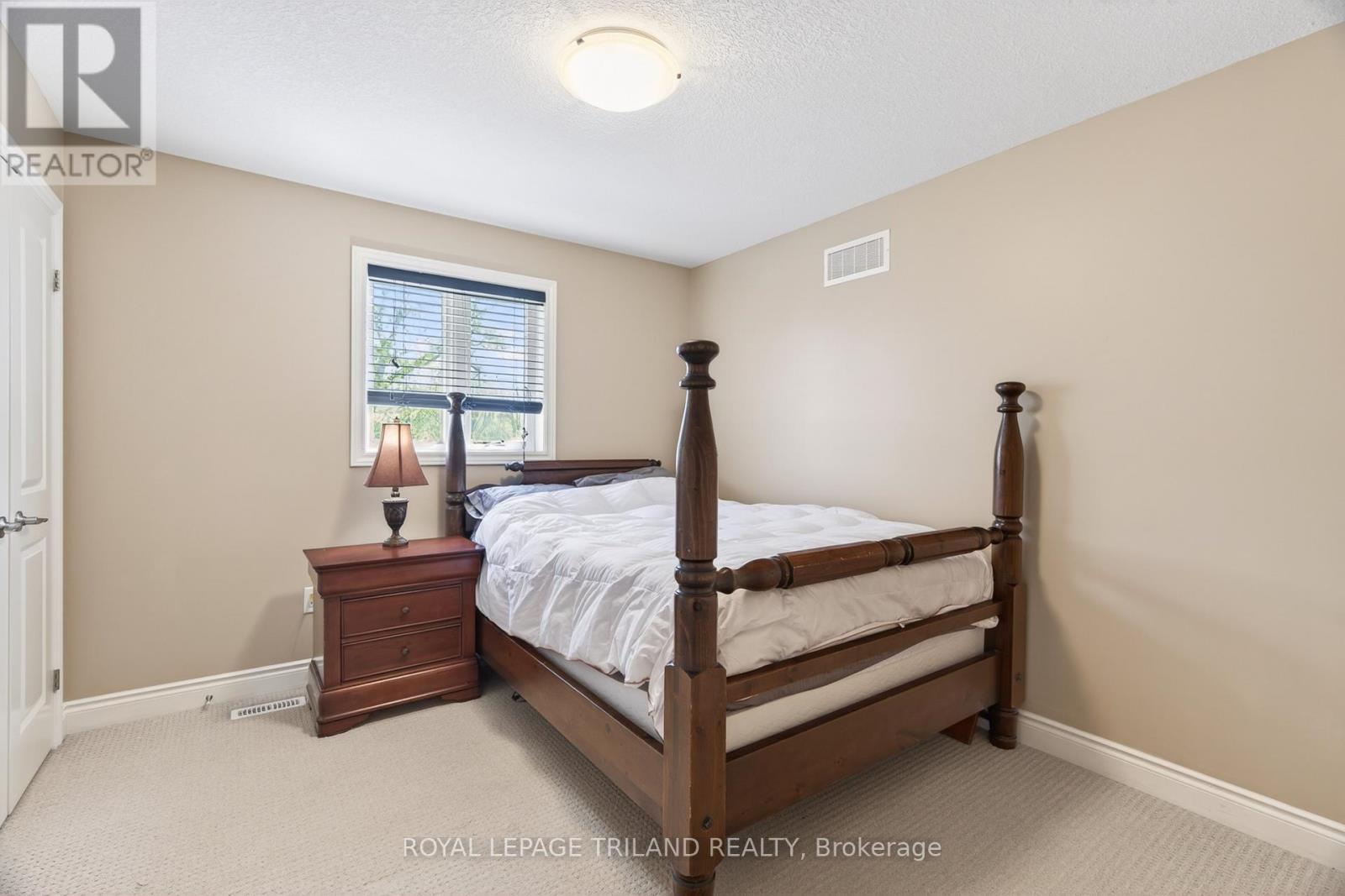 40 Fieldstone Crescent Property Photo 26