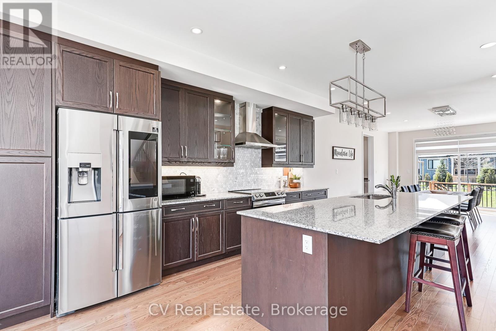 111 Stoneleigh Drive Property Photo 12
