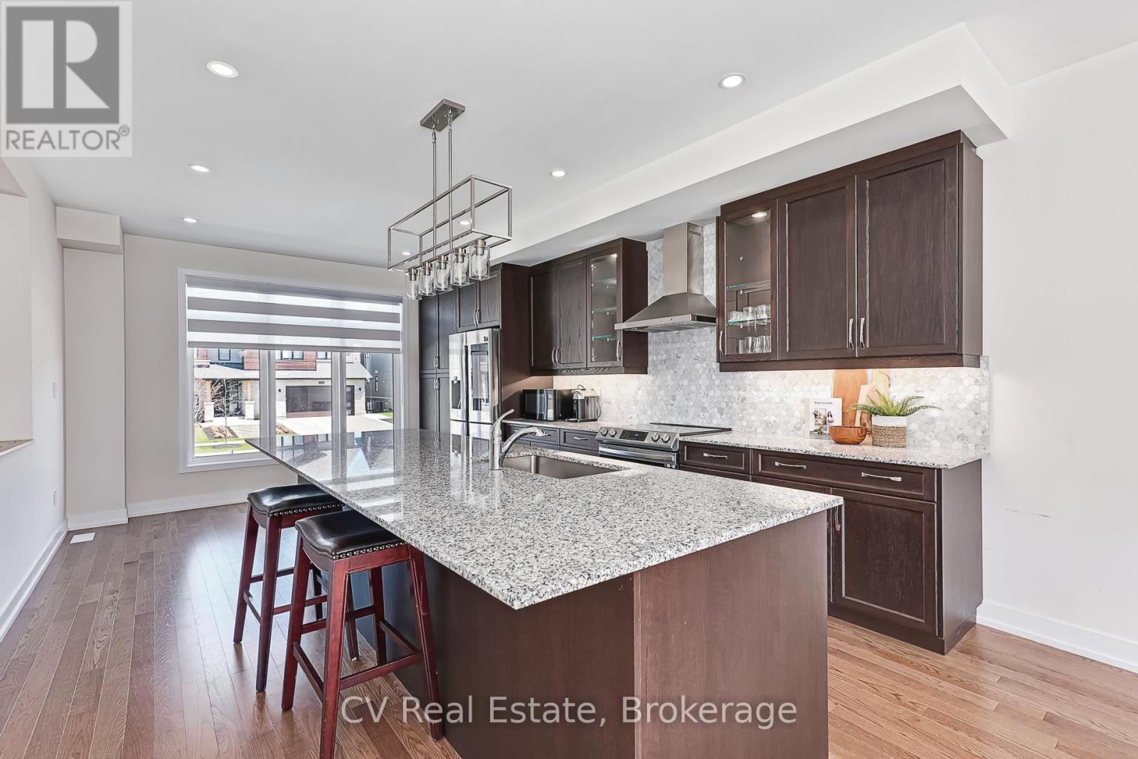 111 Stoneleigh Drive Property Photo 15