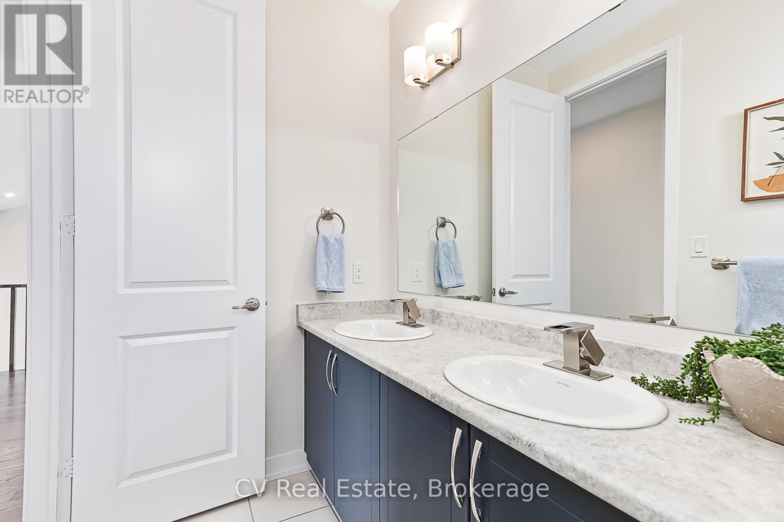111 Stoneleigh Drive Property Photo 21