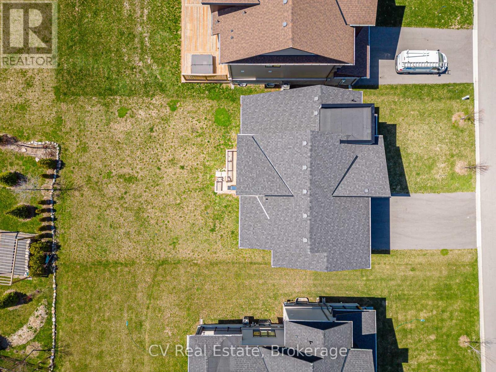 111 Stoneleigh Drive Property Photo 43