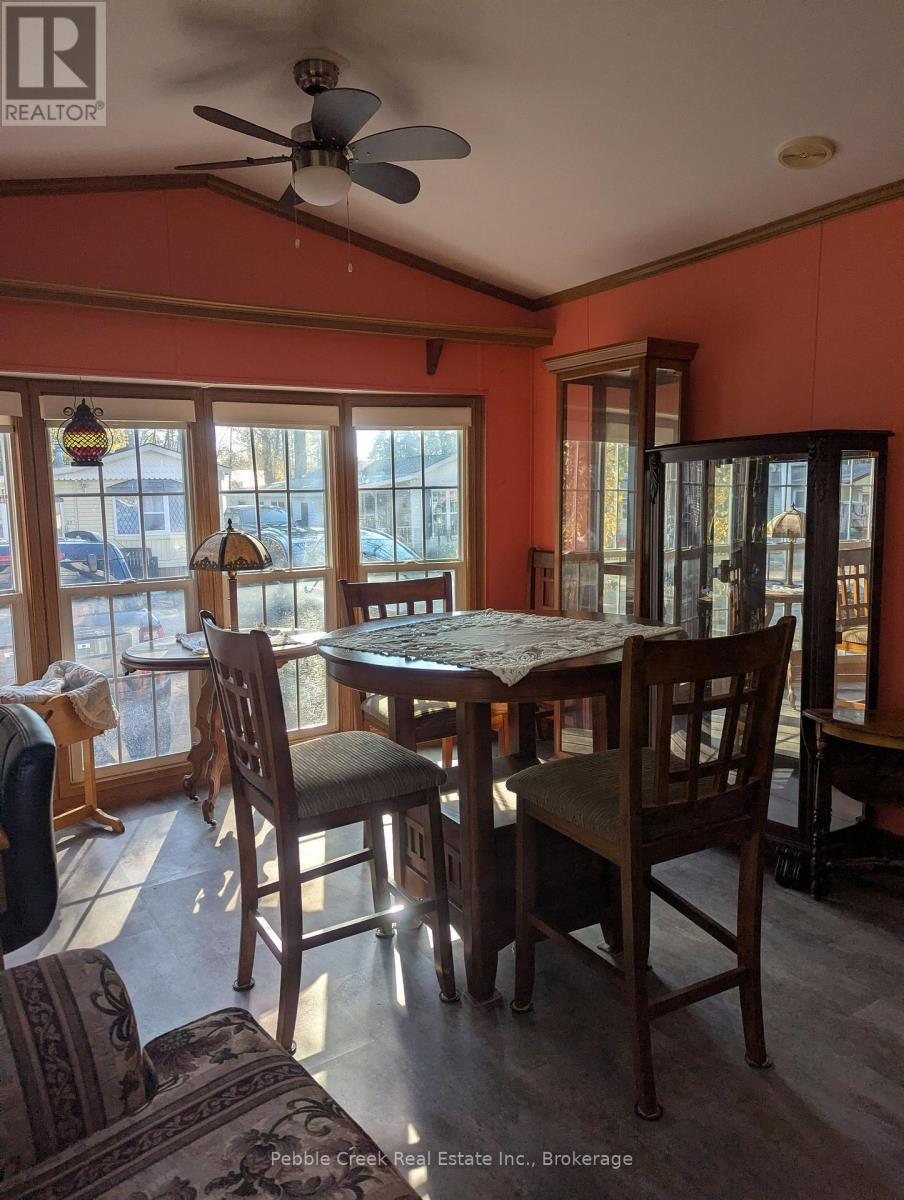E8 Hickory - 77794 Orchard Line Property Photo 2