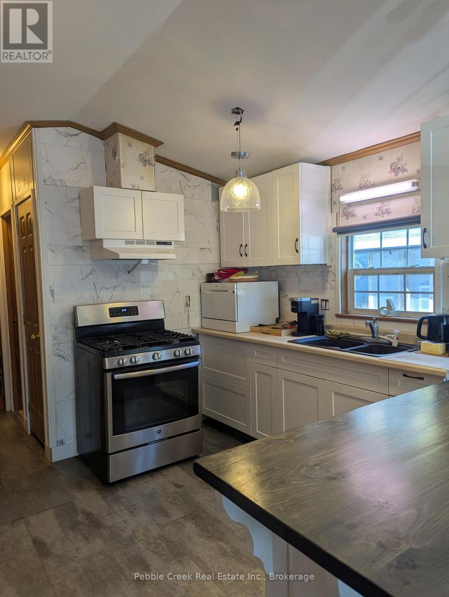 E8 Hickory - 77794 Orchard Line Property Photo 5