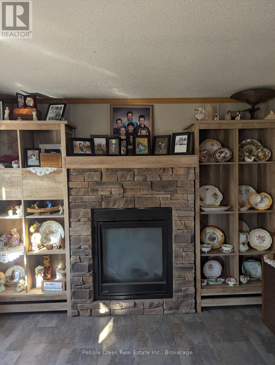 E8 Hickory - 77794 Orchard Line Property Photo 8