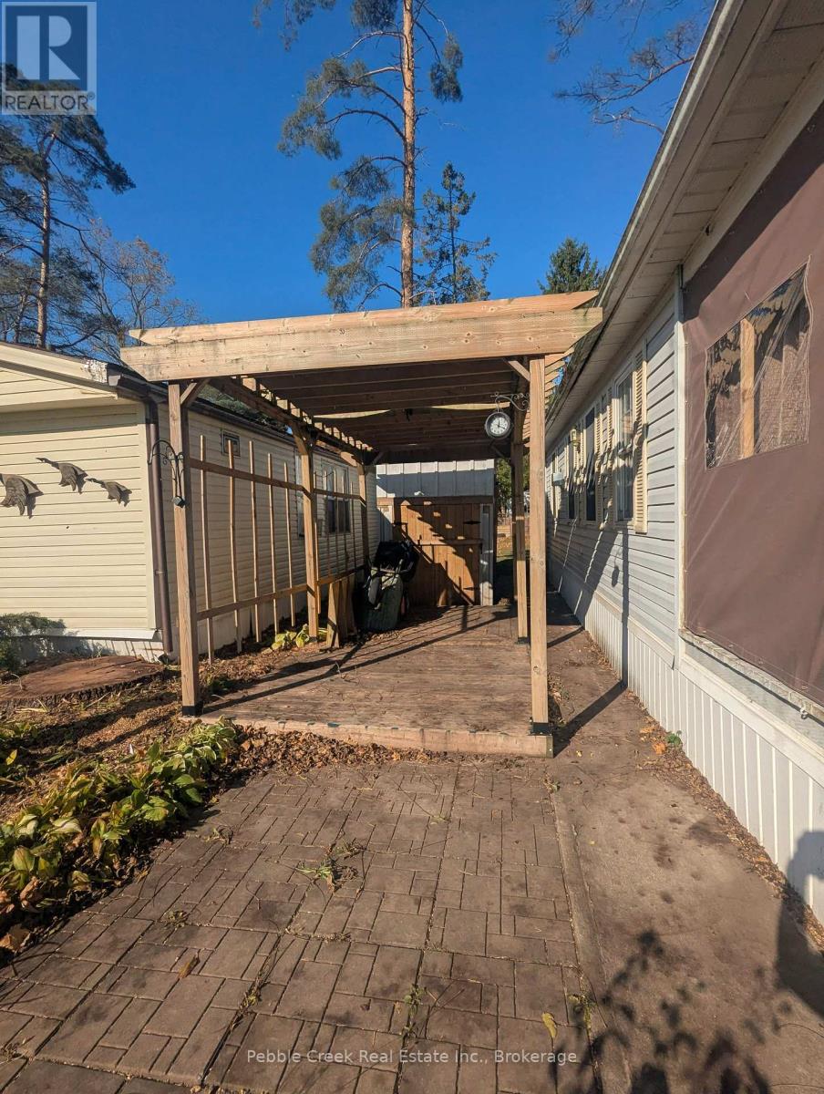 E8 Hickory - 77794 Orchard Line Property Photo 13