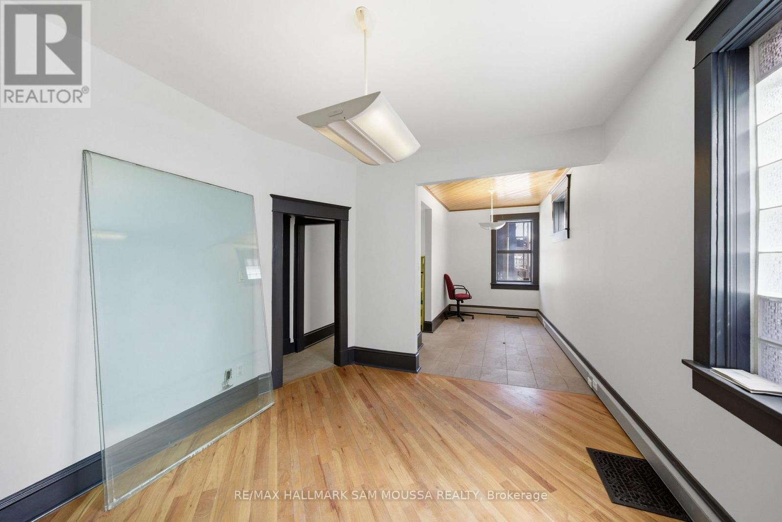 79 Hinton Avenue N Property Photo 10