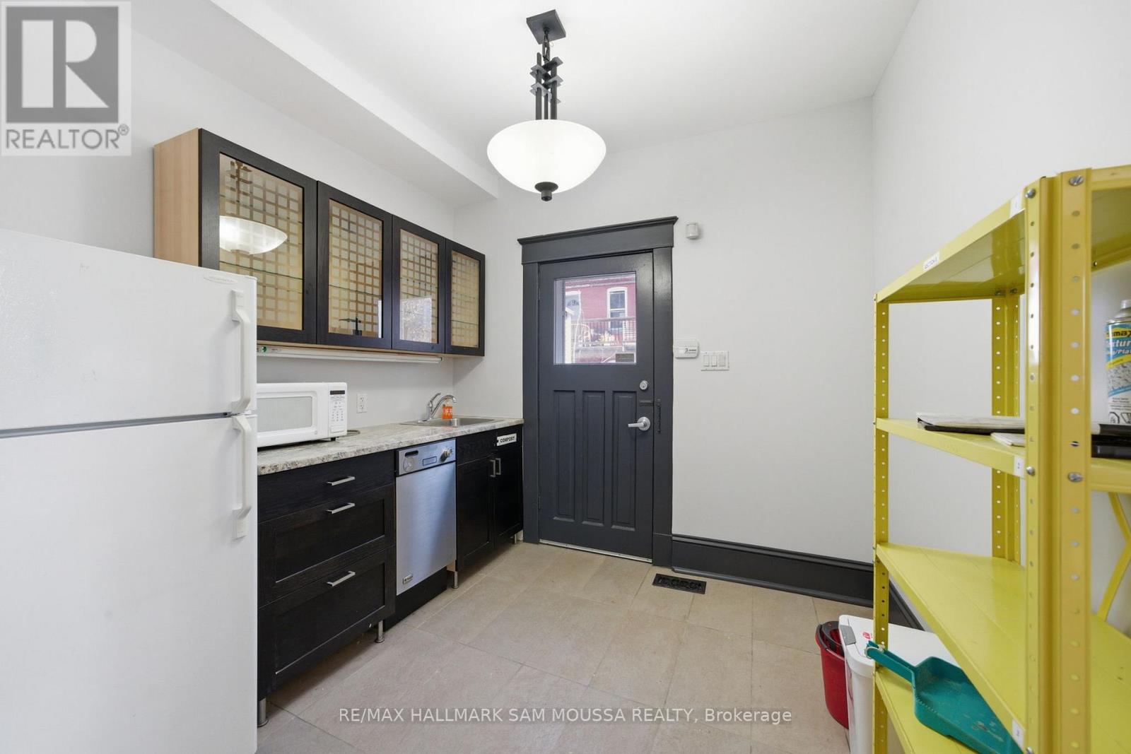 79 Hinton Avenue N Property Photo 15
