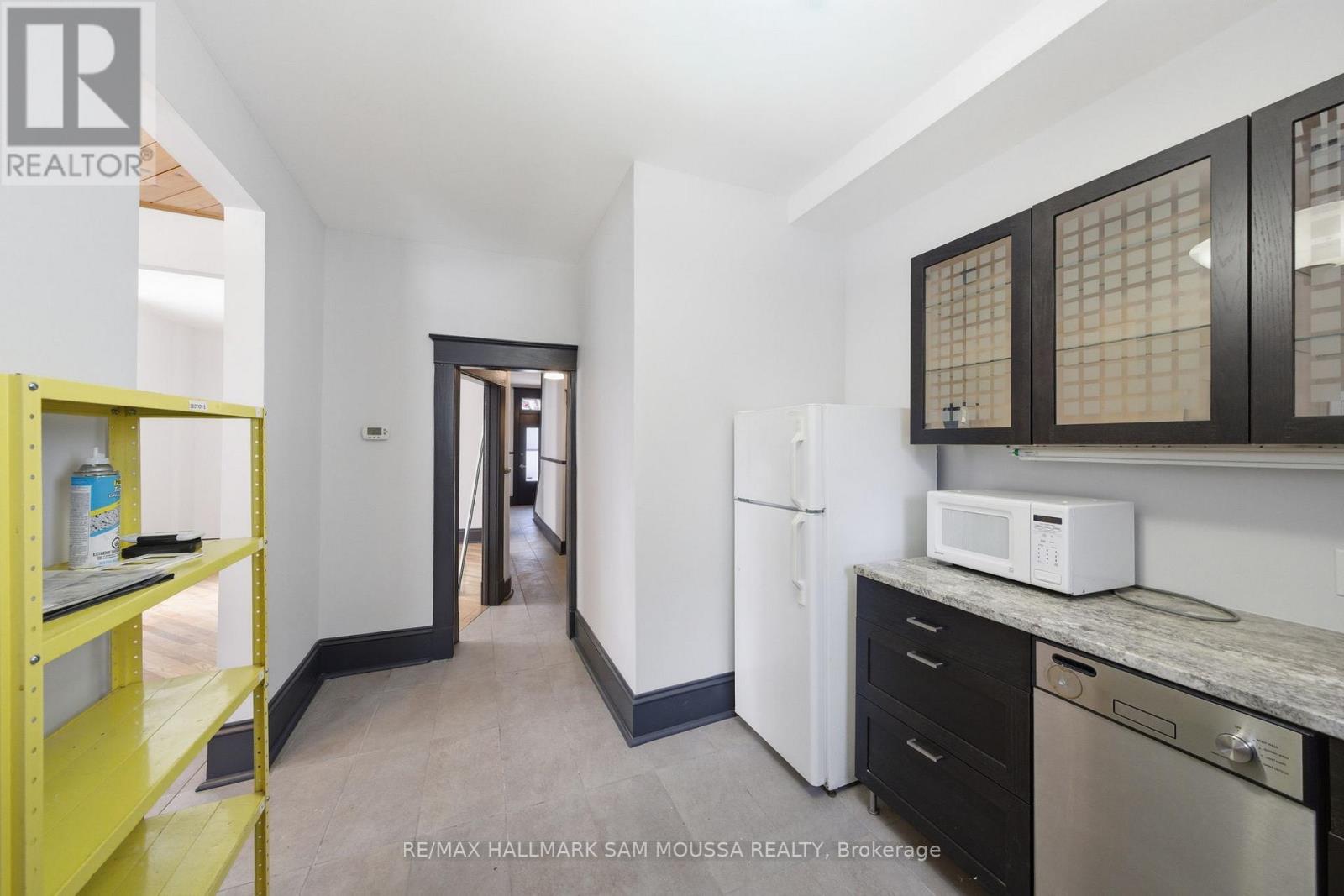 79 Hinton Avenue N Property Photo 16