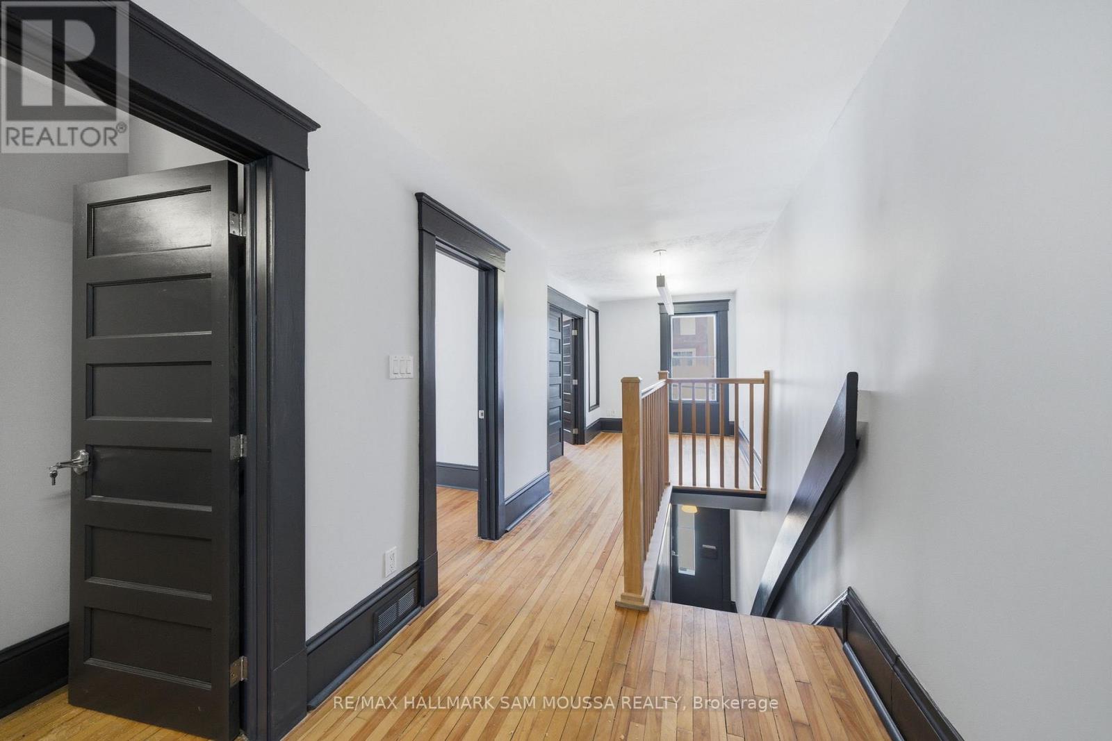 79 Hinton Avenue N Property Photo 19
