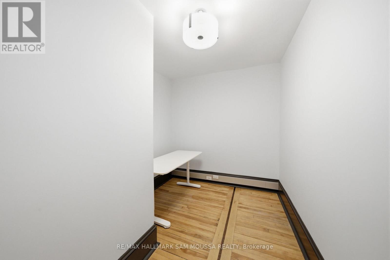 79 Hinton Avenue N Property Photo 26