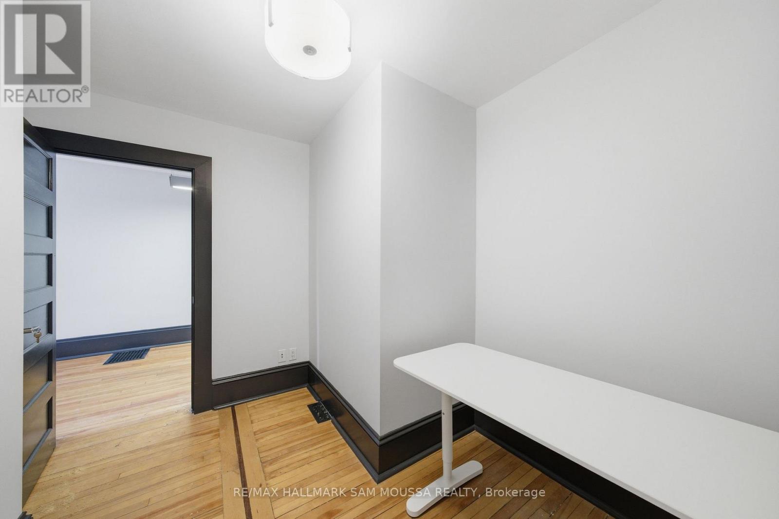 79 Hinton Avenue N Property Photo 27