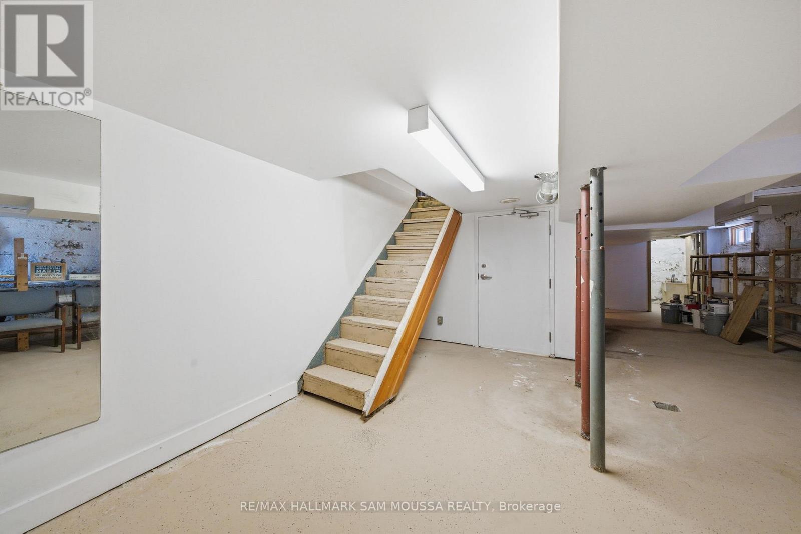 79 Hinton Avenue N Property Photo 32