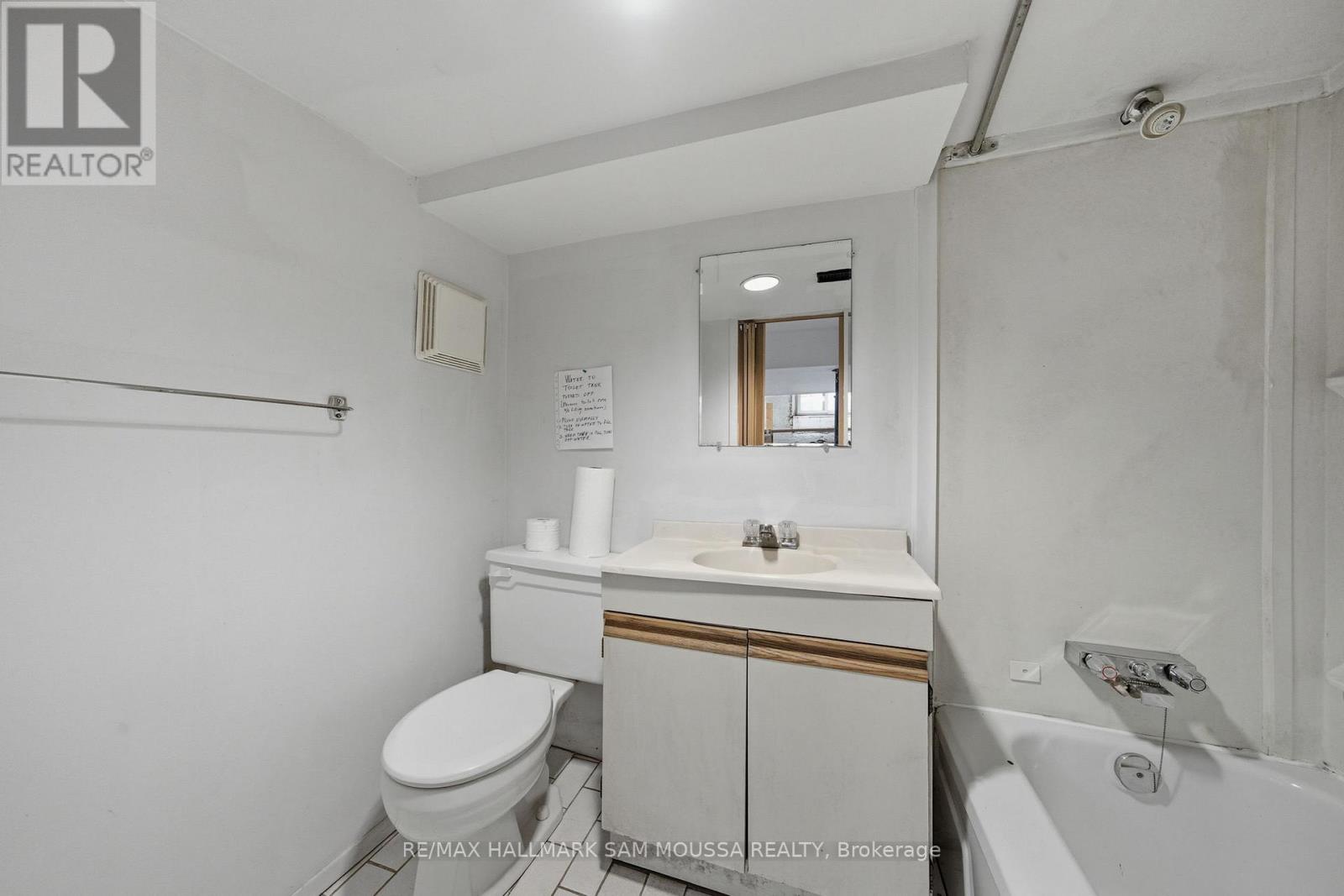 79 Hinton Avenue N Property Photo 37
