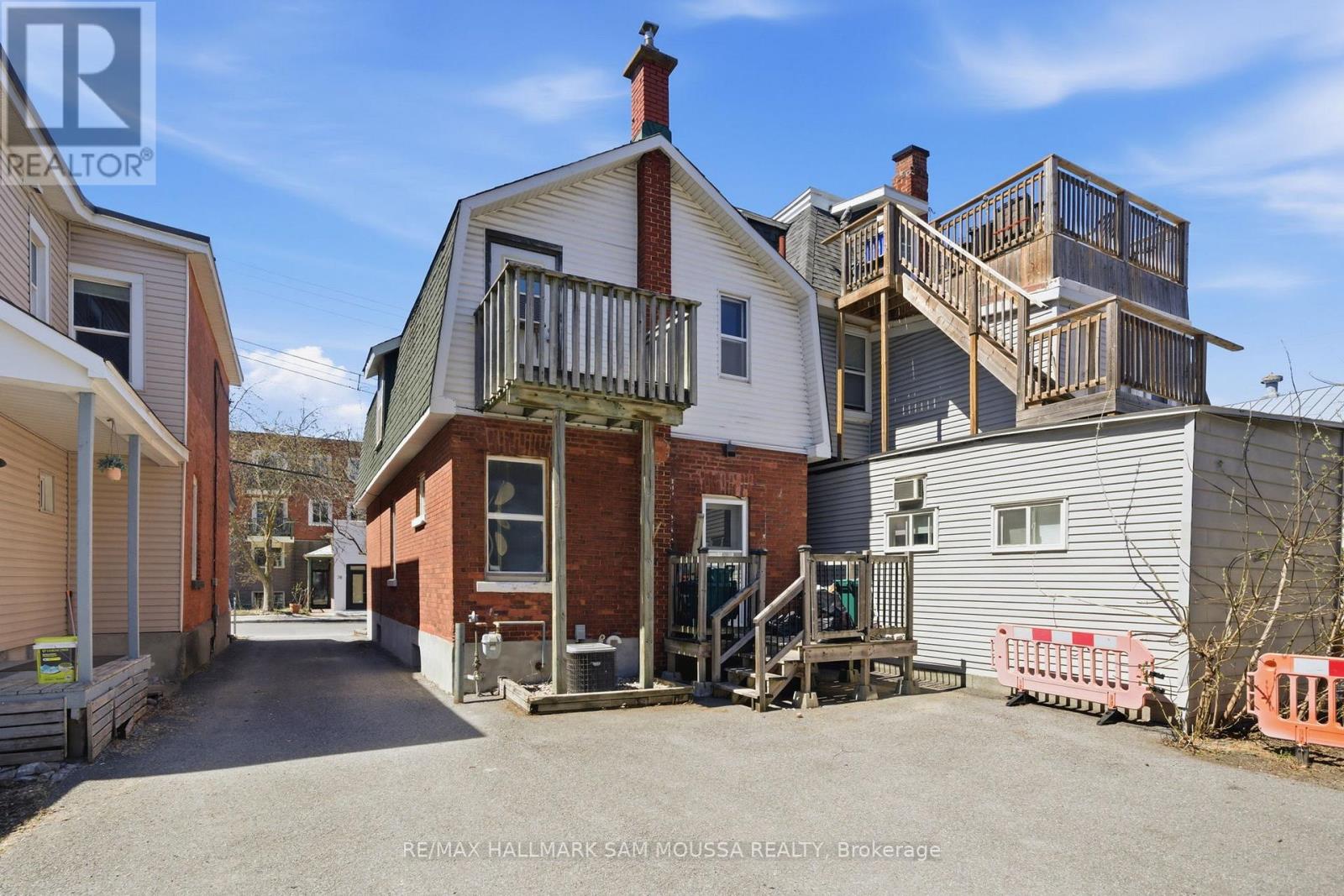 79 Hinton Avenue N Property Photo 39