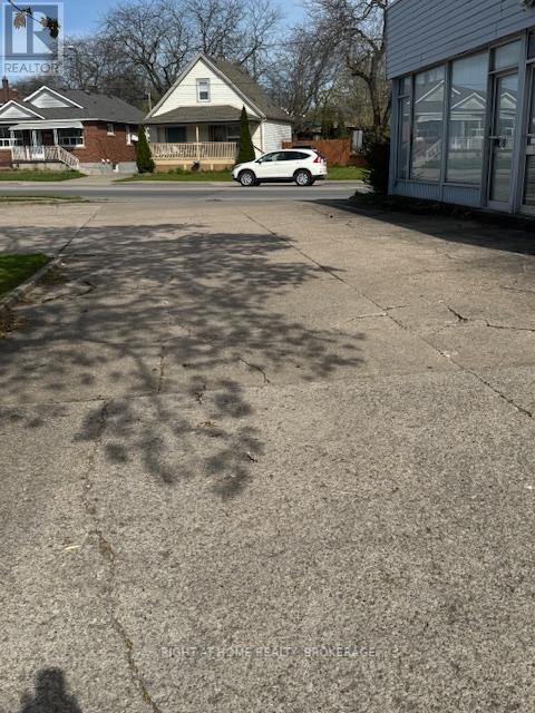 279 Niagara Street Property Photo 6