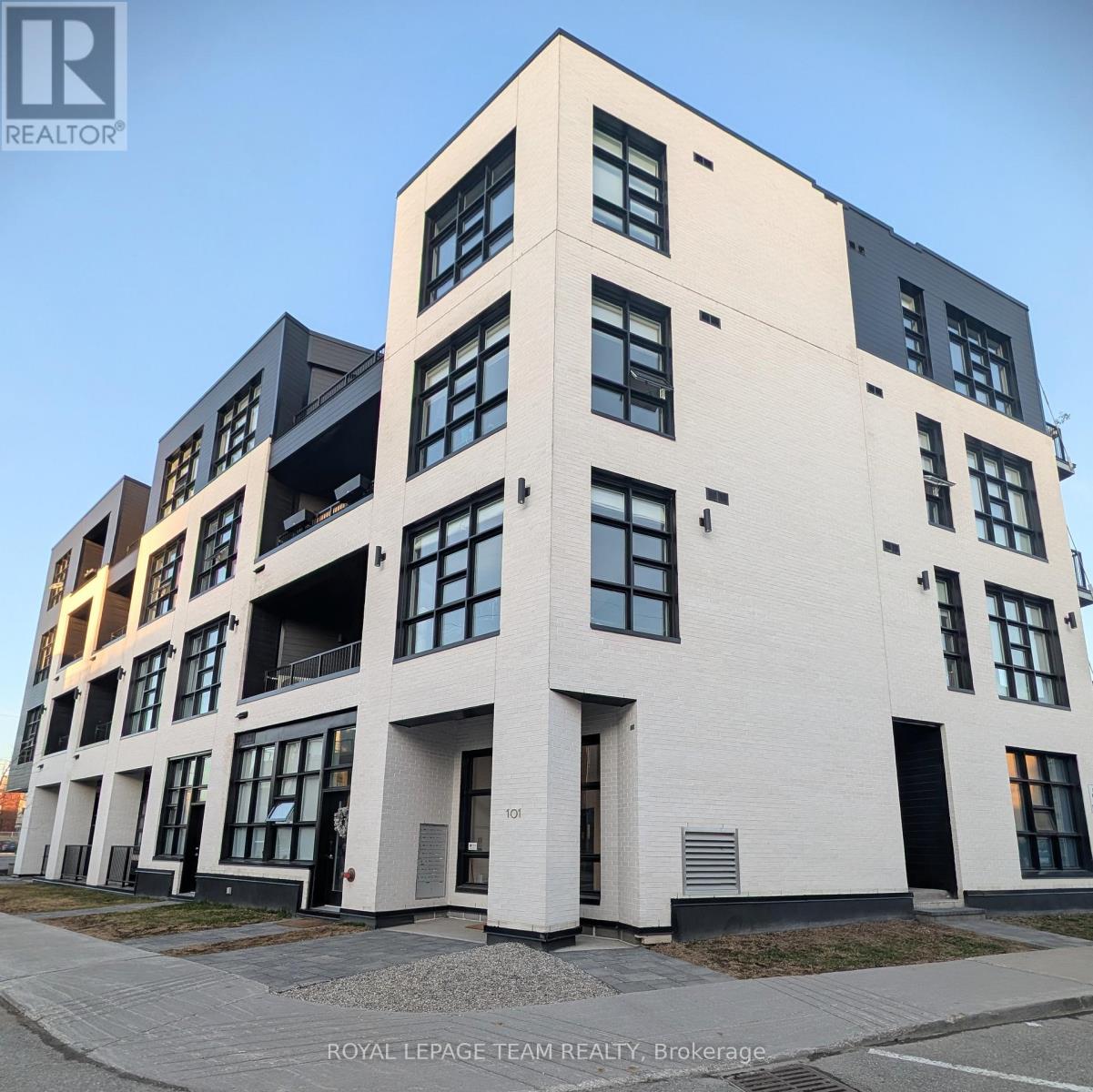 304 - 101 PINHEY STREET