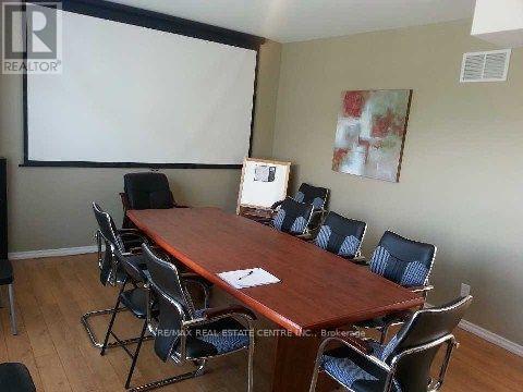 246-248 Ottawa Street N Property Photo 9