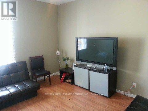 246-248 Ottawa Street N Property Photo 10
