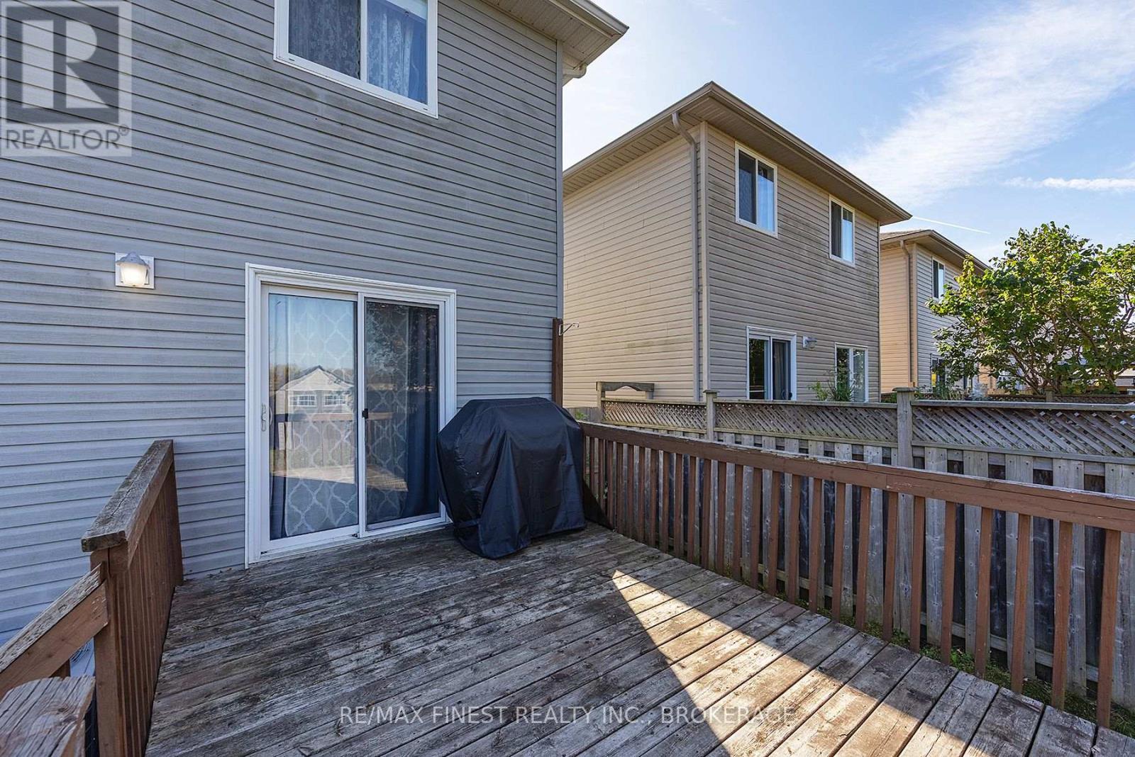 99 Mckeown Crescent Property Photo 41