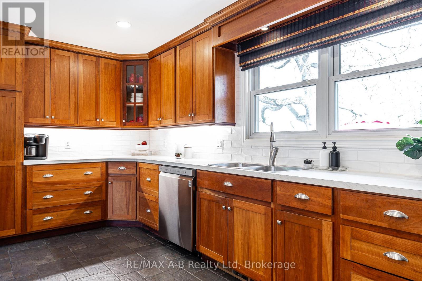 491 Elizabeth Street Property Photo 18