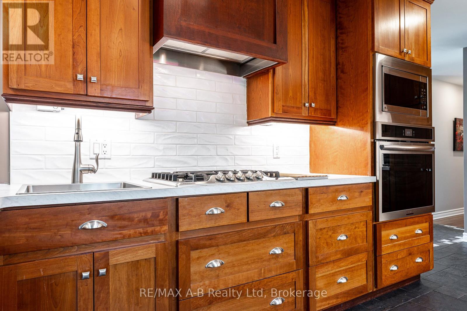491 Elizabeth Street Property Photo 19
