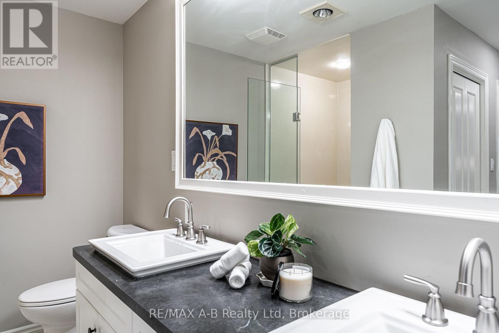 491 Elizabeth Street Property Photo 25