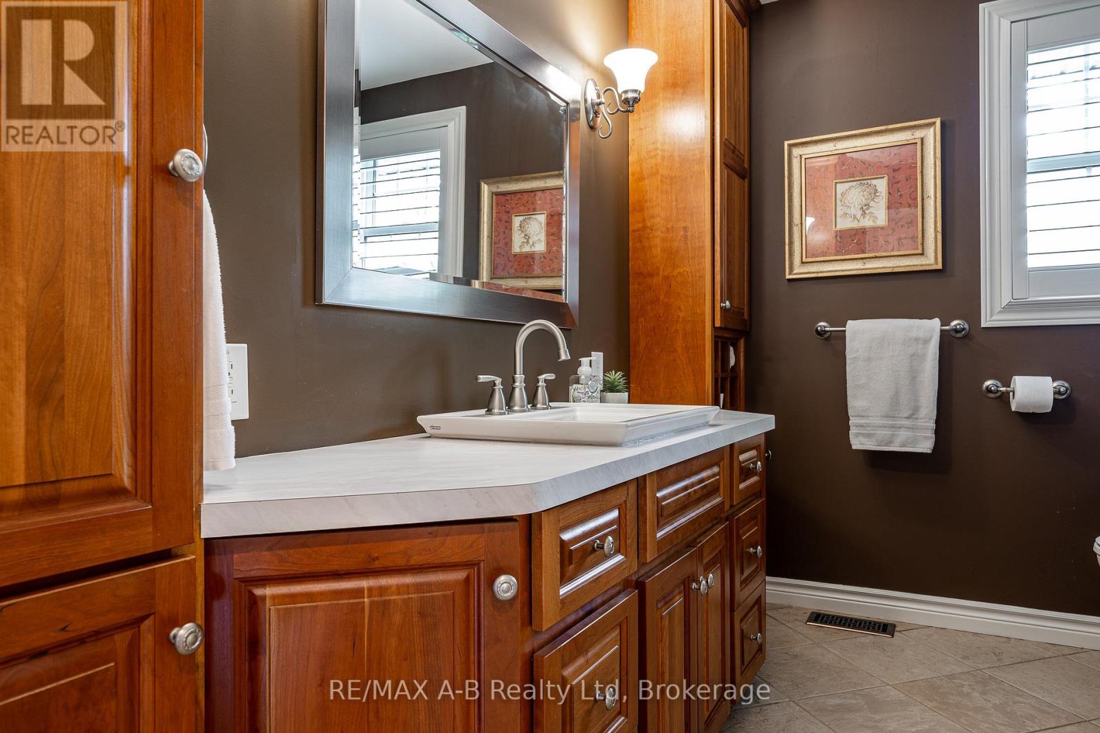 491 Elizabeth Street Property Photo 28