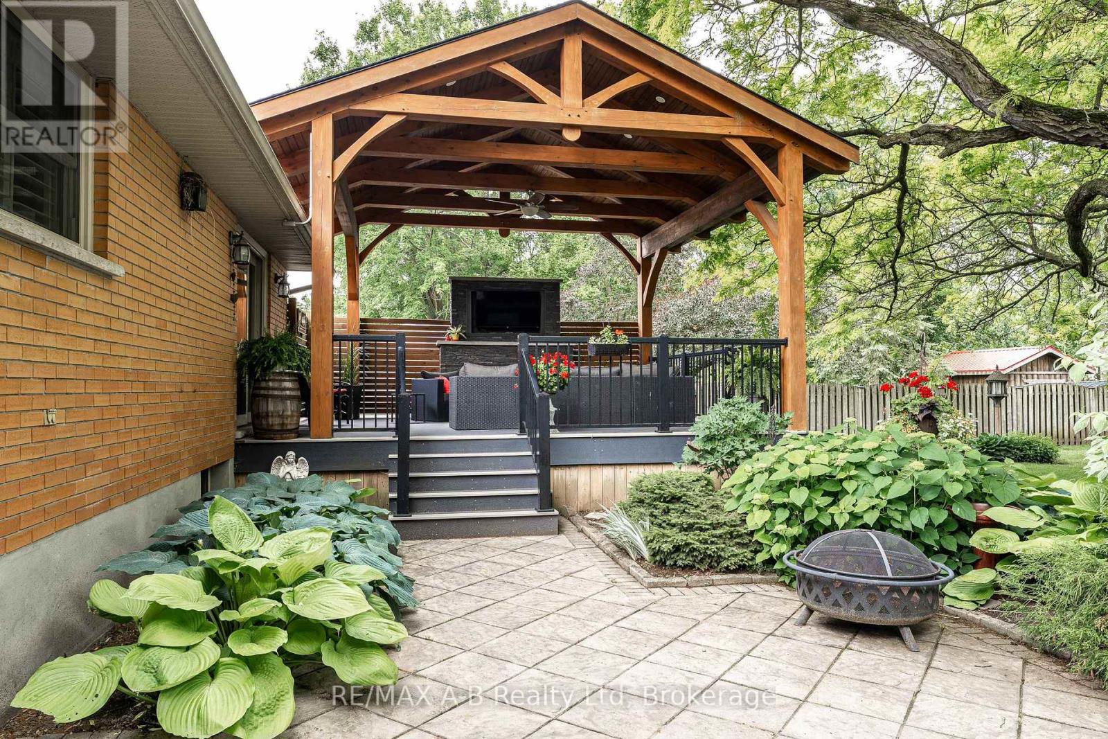 491 Elizabeth Street Property Photo 41