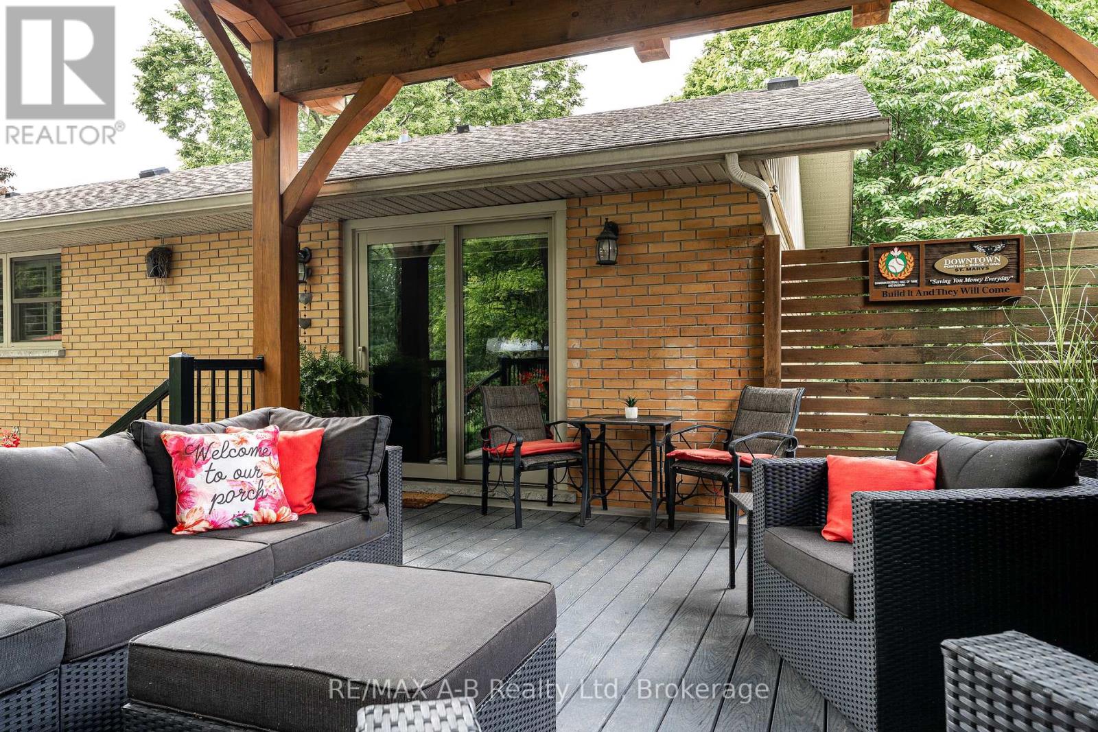 491 Elizabeth Street Property Photo 43