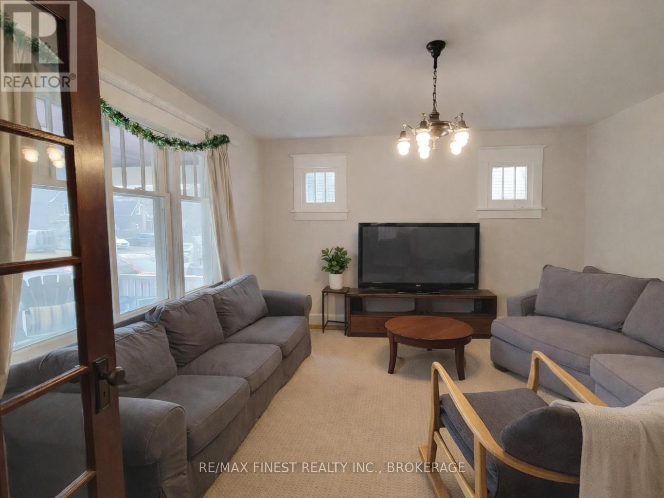 48 Dundas Street Property Photo 6