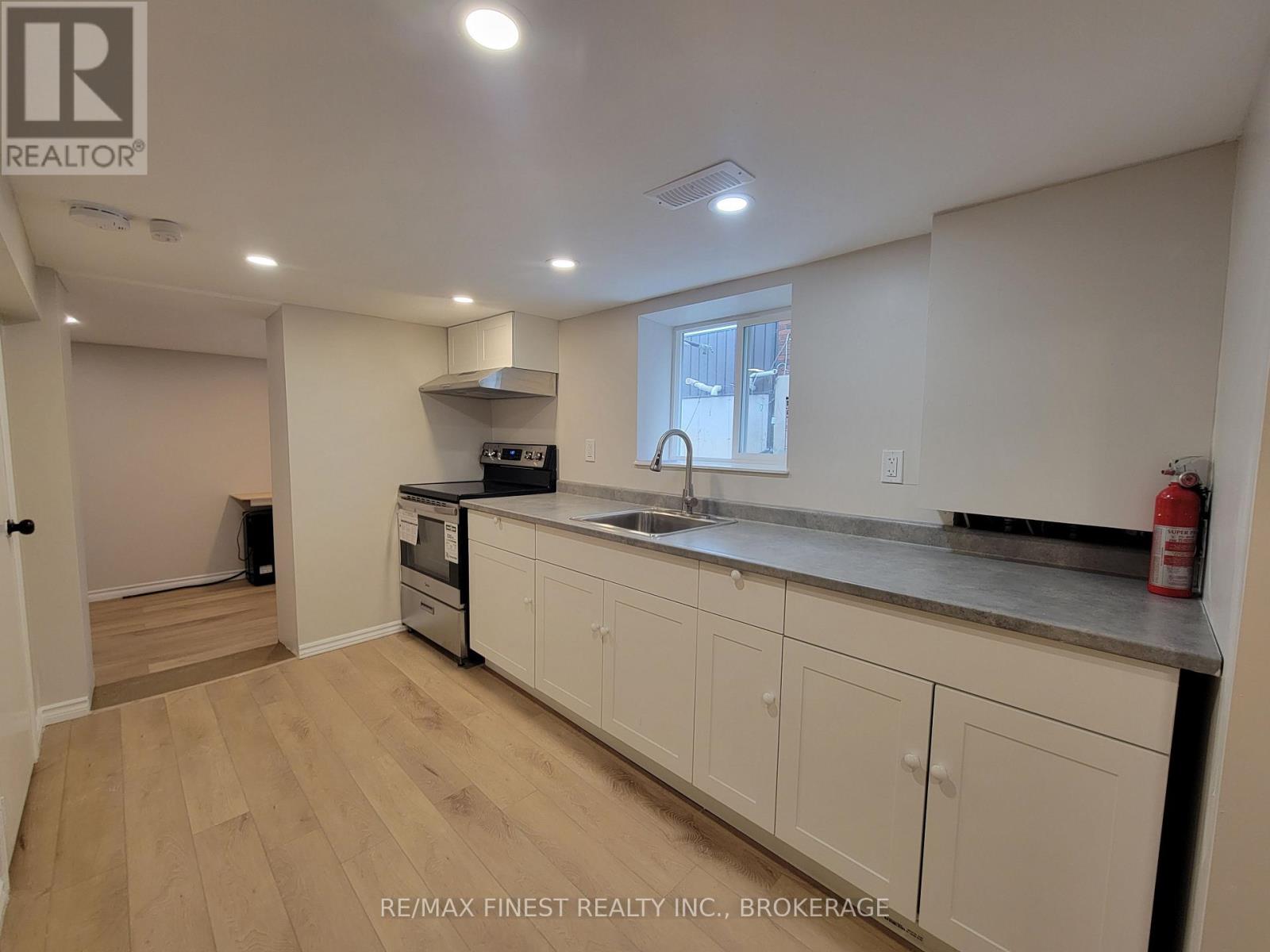 48 Dundas Street Property Photo 31