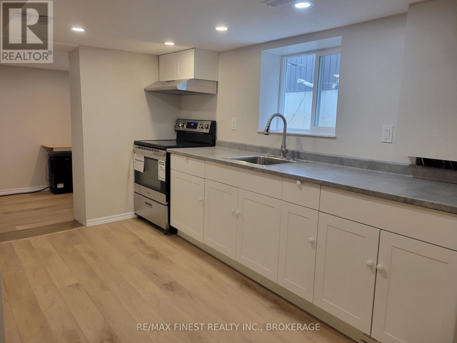 48 Dundas Street Property Photo 32