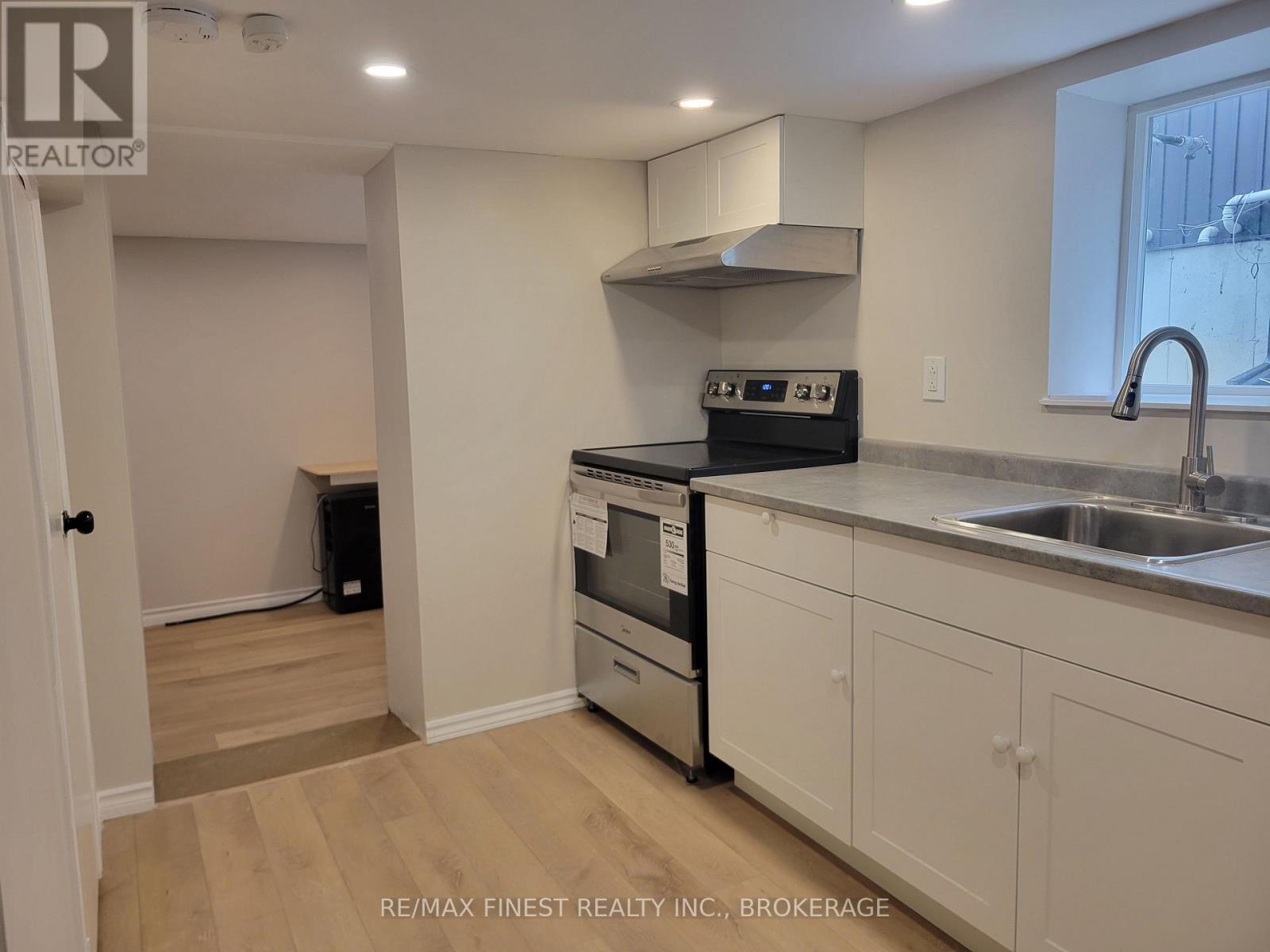 48 Dundas Street Property Photo 33