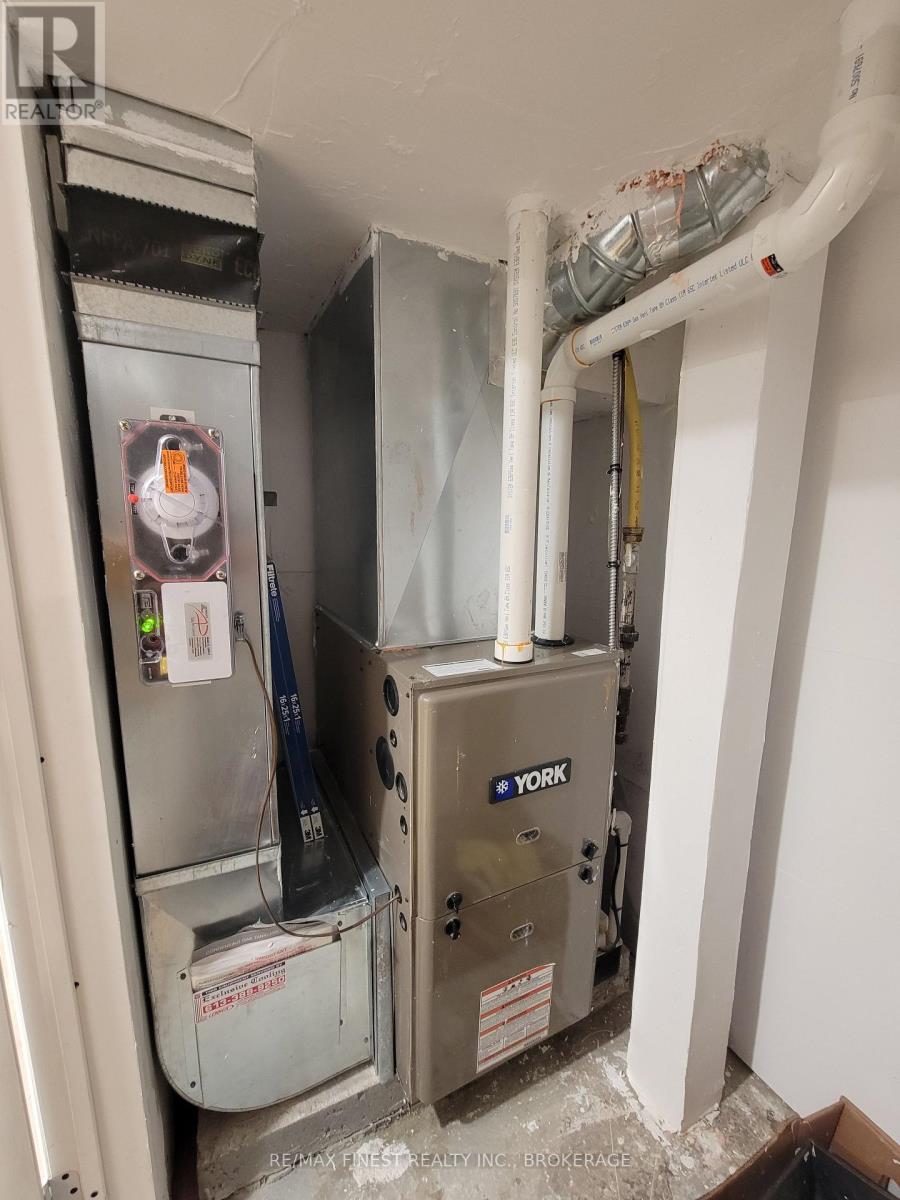 48 Dundas Street Property Photo 42