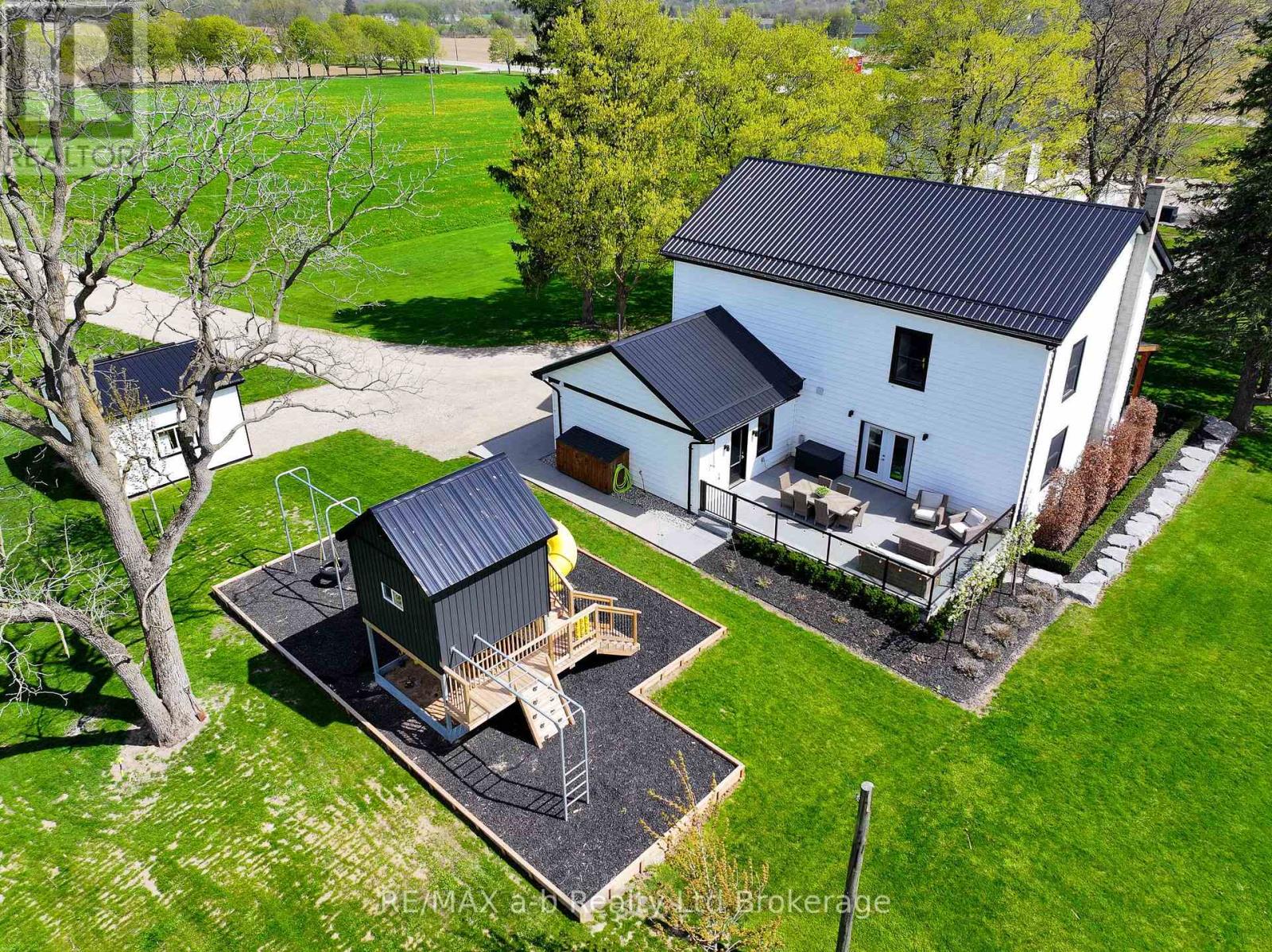 184911 Cornell Road Property Photo 4