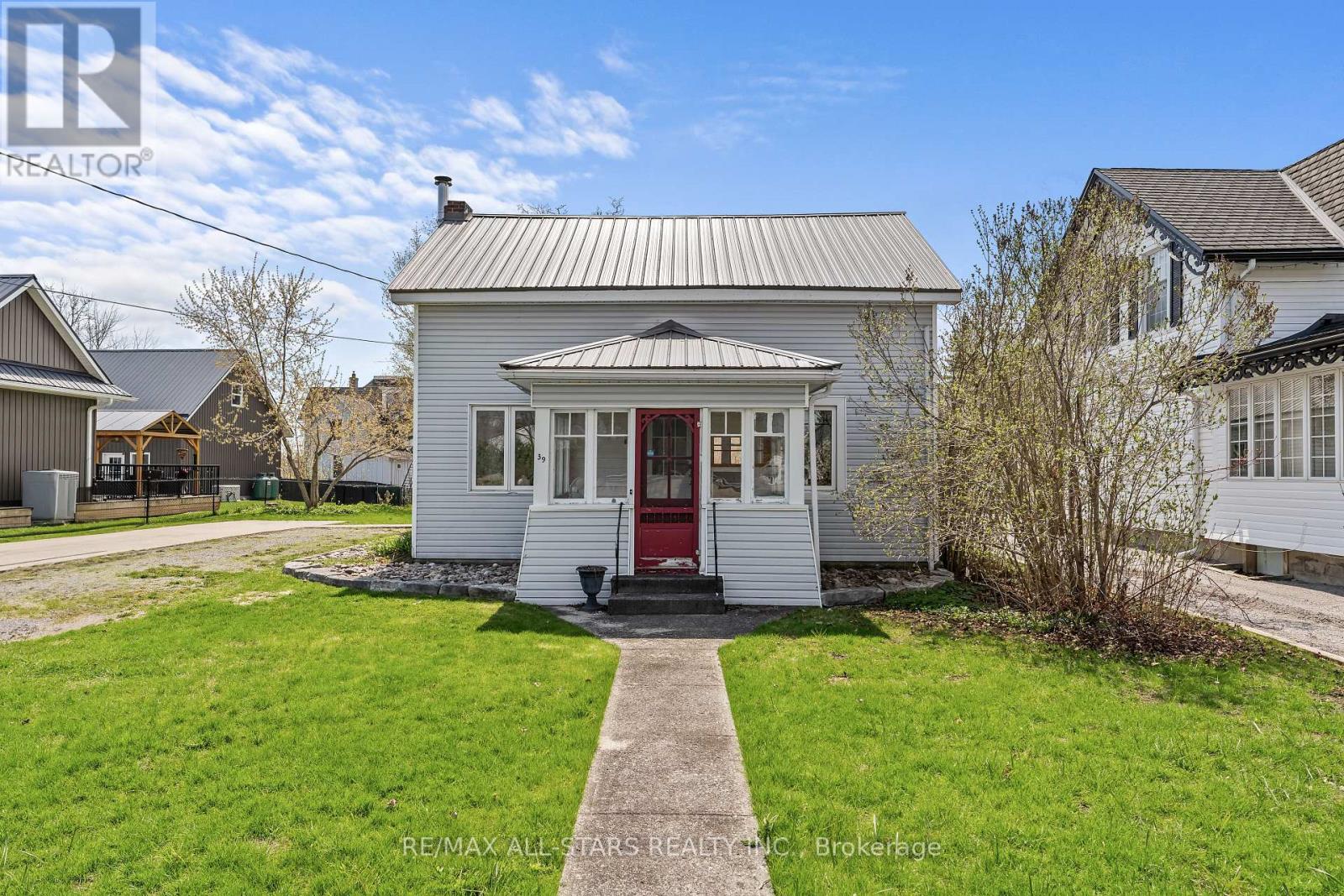 39 Francis Street W Property Photo 4