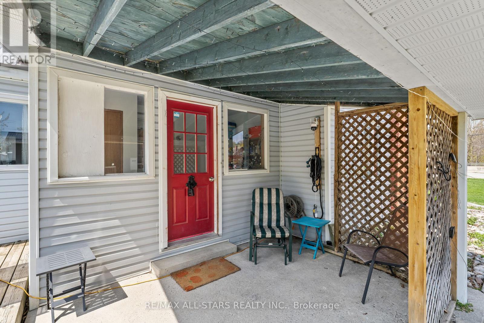 39 Francis Street W Property Photo 6