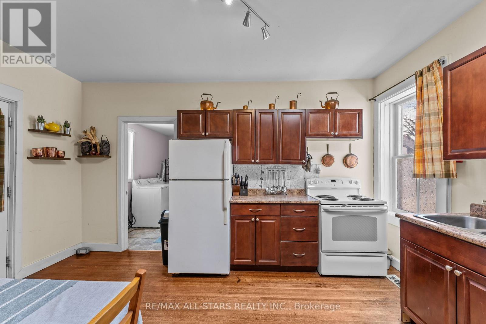 39 Francis Street W Property Photo 11