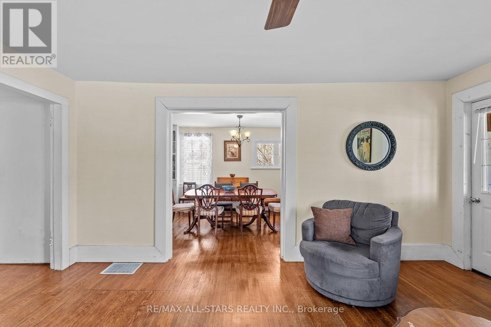 39 Francis Street W Property Photo 18