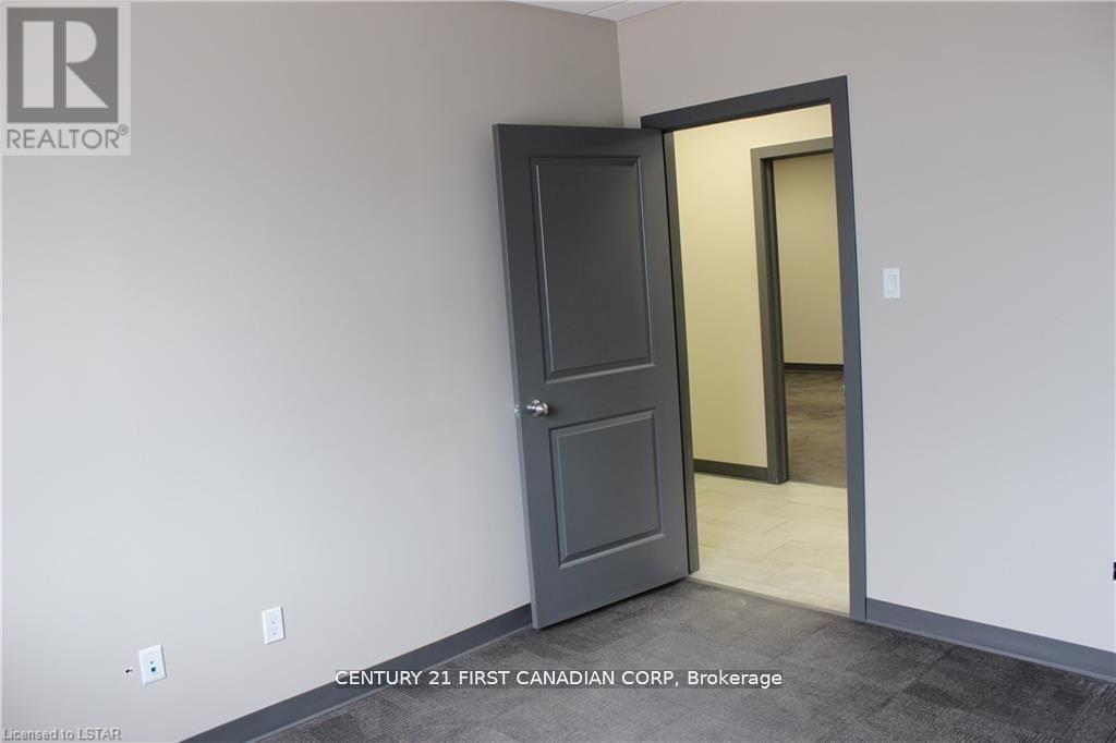 573 Horton Street E Property Photo 6