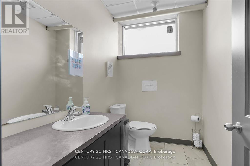 573 Horton Street E Property Photo 9