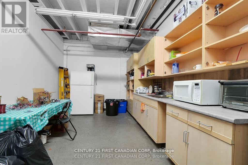 573 Horton Street E Property Photo 10