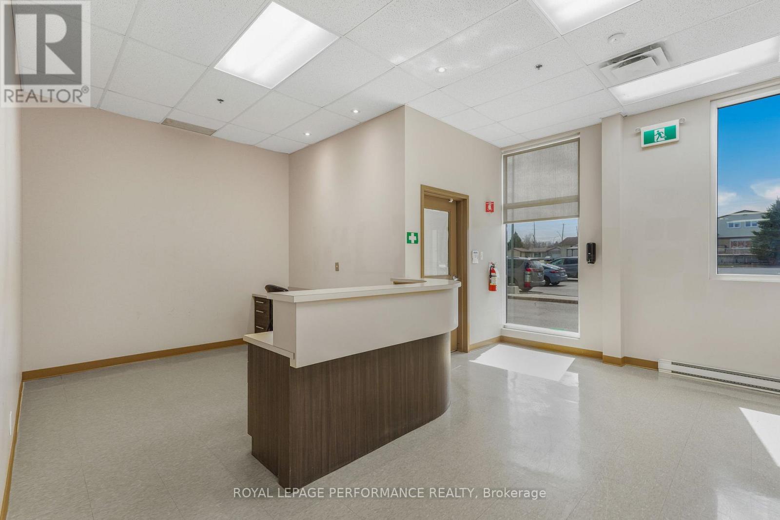 4 - 860 Caron Street Property Photo 4