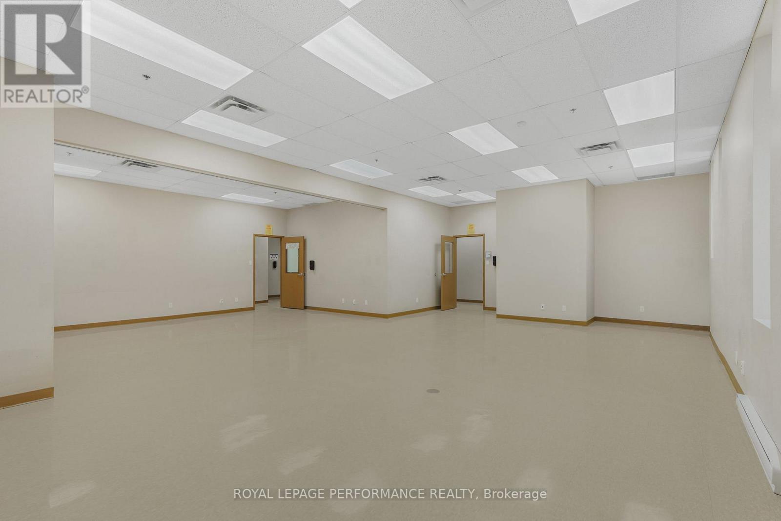 4 - 860 Caron Street Property Photo 11