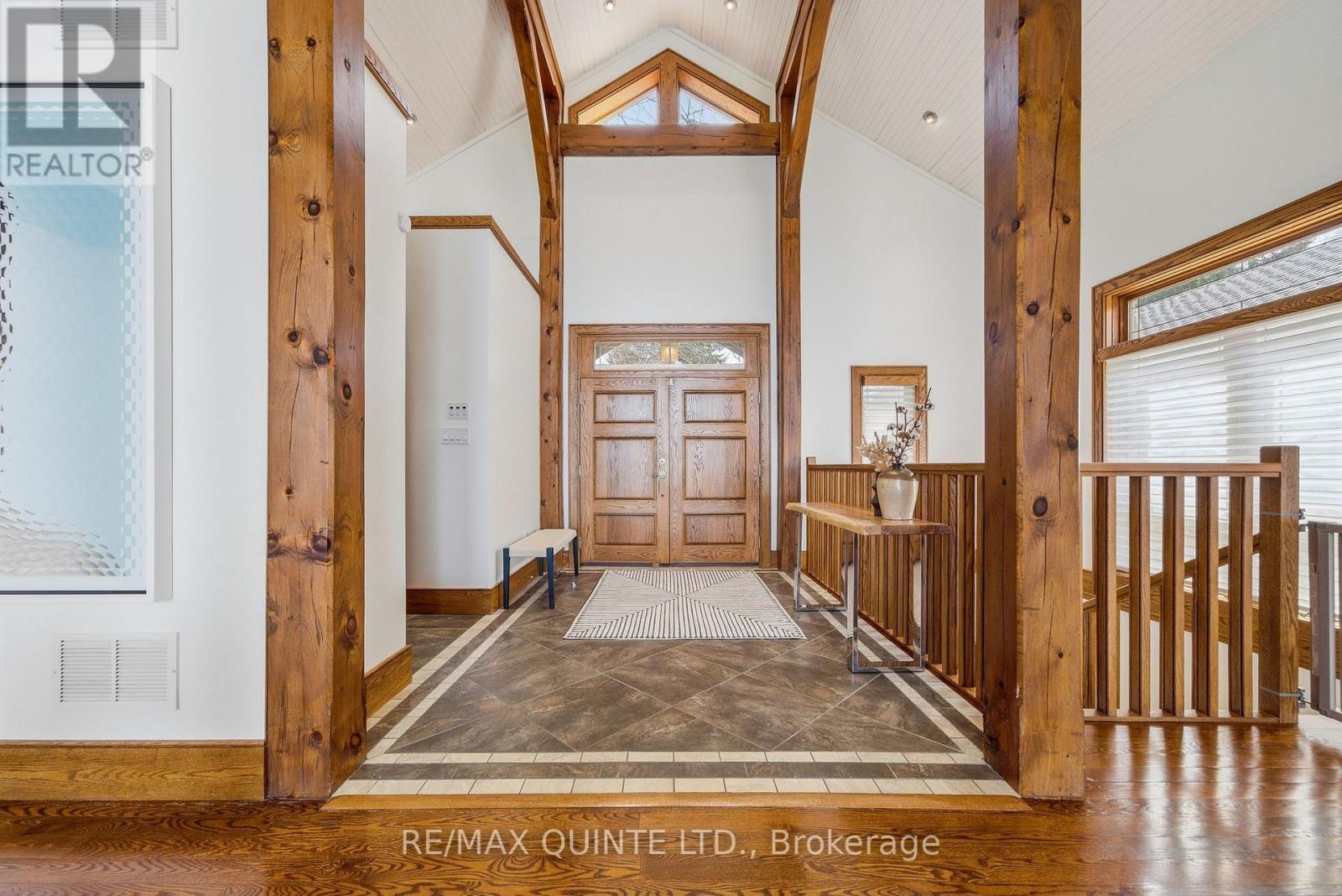 18 Loop Lane Property Photo 4
