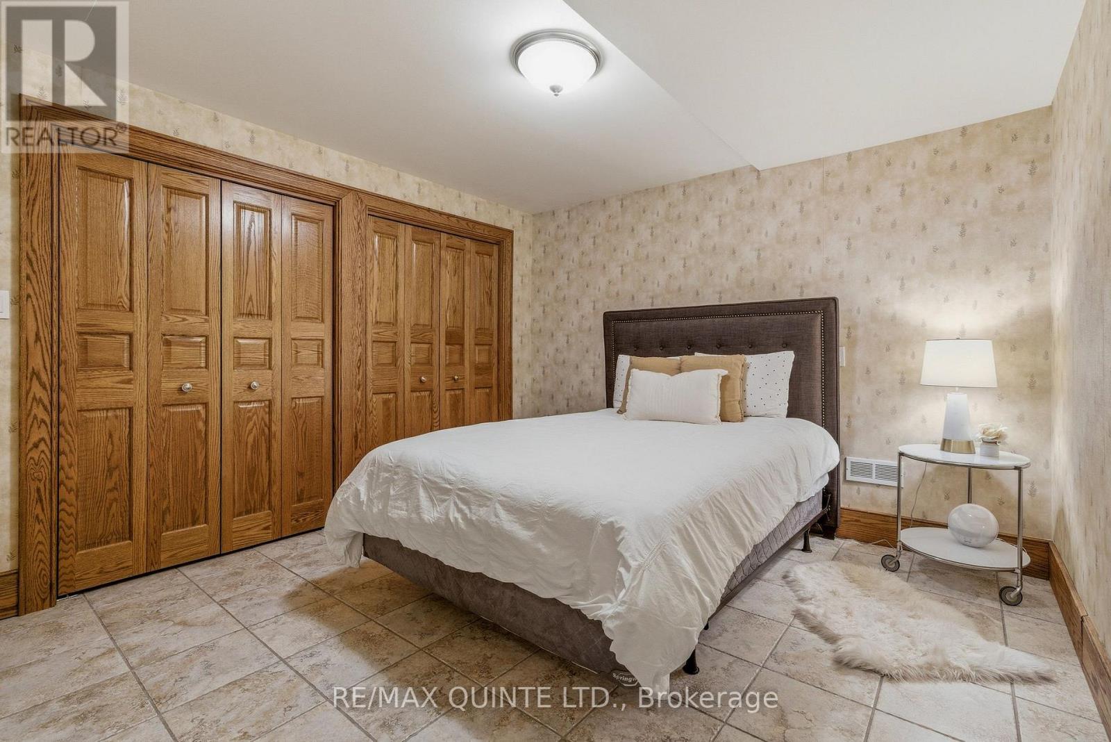 18 Loop Lane Property Photo 33
